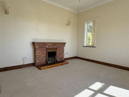 3 bedroom detached bungalow to rent - Photo 2