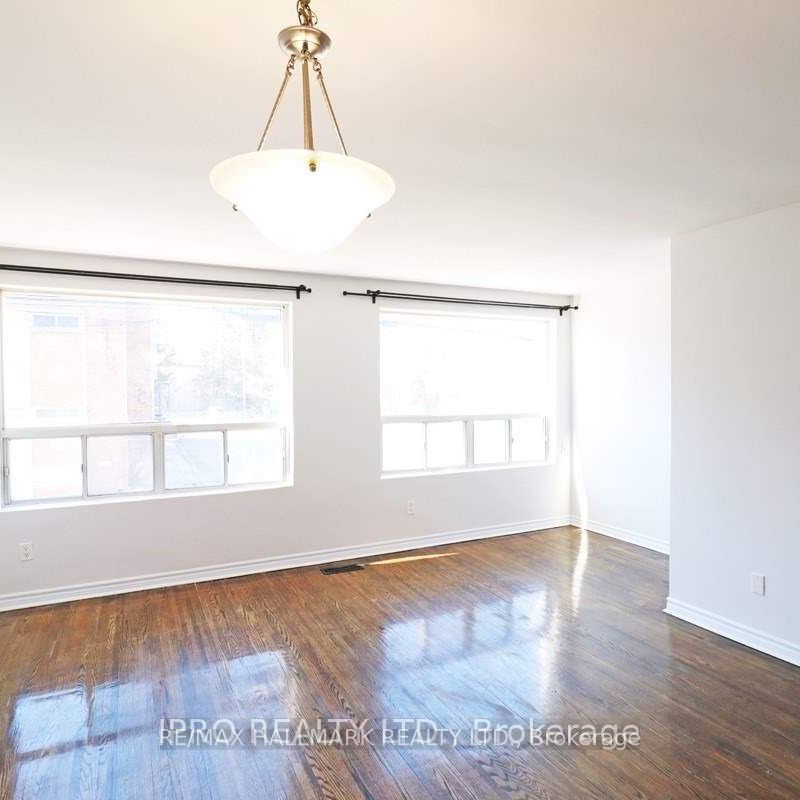 For Lease - 1237E Woodbine Avenue, Toronto, Ontario - Photo 1