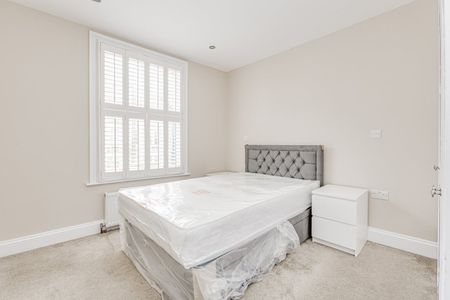 Marney Road, London, SW11 - Photo 2