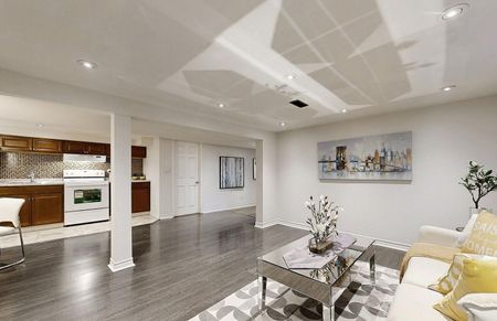 For Lease - 1011 Janette Street, Newmarket, Ontario - Photo 4