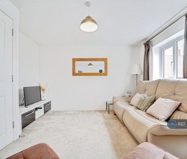 3 bedroom semi-detached house to rent - Photo 5