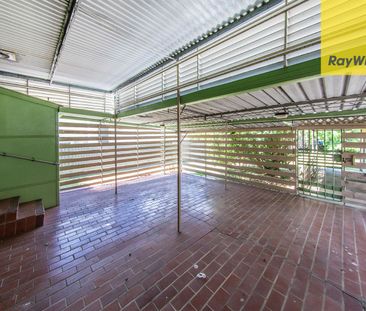 Charming Multi Room Family Home Situated On Parramatta CBD Fringe -... - Photo 2