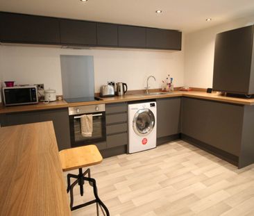 Silver Royd Hill (Room 3), Armley, Leeds - Photo 6