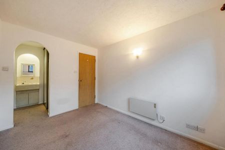 2 bedroom property to rent - Photo 3