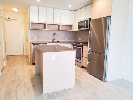 8850 University Crescent Crescent #517, Burnaby, BC V5A0C8 - Photo 3