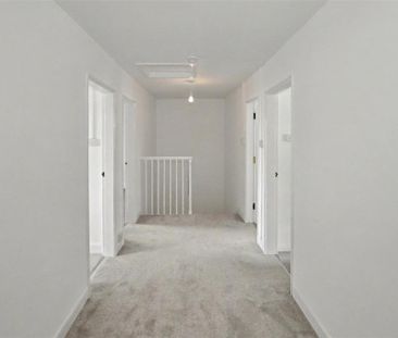 3 bedroom flat to rent - Photo 2