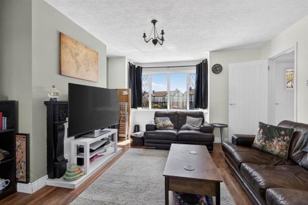 28 Meadowvale Avenue, Carryduff, Belfast, BT8 8QY - Photo 2