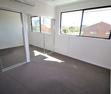 Air-Conditioned Townhouse in Great Location Close to the River - Photo 3