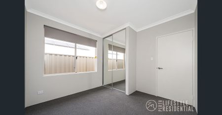 SUPER SIZE FAMILY HOME WITH THEATRE - Photo 2