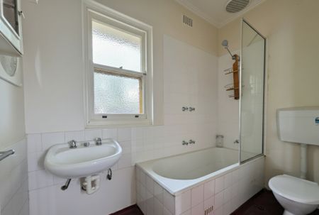 Leafy Living in Premium Plympton � Between City and Sea - Photo 4