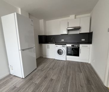 4 bed flat to rent in St Peters Road, Bournemouth, BH1 - Photo 5