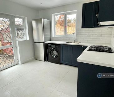 3 bedroom bungalow to rent - Photo 1