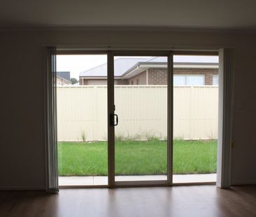 Modern 3-Bedroom Home with Ensuite – Comfort & Convenience Combined - Photo 1