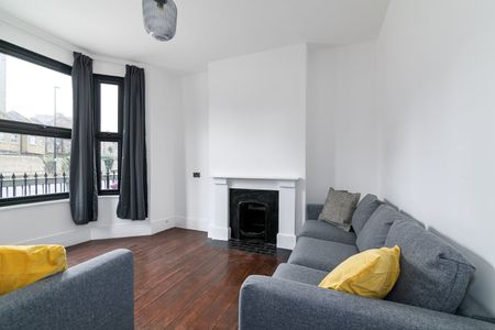 4 Bed Terraced House, Abbott Road, E14 - Photo 2