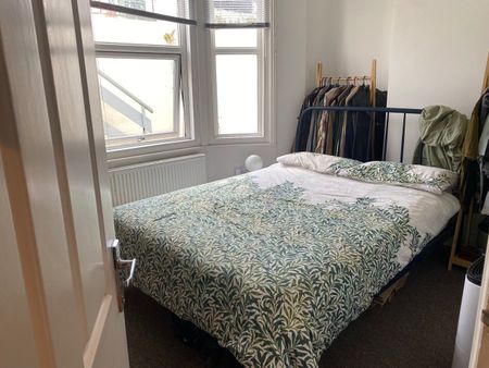 1 Bed Flat, Gordon Road, BN1 - Photo 3