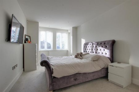3 bedroom flat to rent - Photo 5