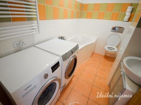 Pronájem bytu 1+kk 37 m² - Fotografie 4