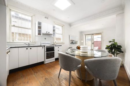 A Picturesque 1880s Cottage On The Park Fringe - Photo 3