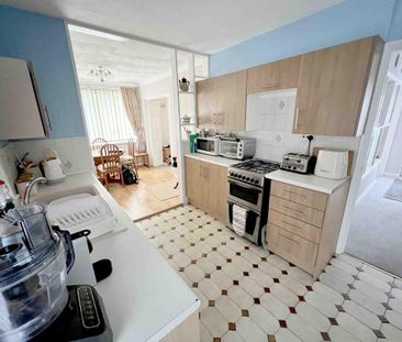 3 bedroom detached house to rent - Photo 4