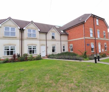 Colin Road, Gloucester - Photo 1