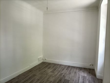 Location Appartement 4 pièces 106m² CAHORS 46000 - Photo 4