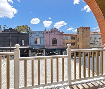 STYLISH APARTMENT IN THE HEART OF MOSMAN VILLAGE - Photo 2