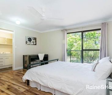 Two Bedroom, Two Bathroom - Modern Unit - Photo 5