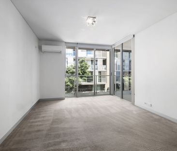 Stylish Terrace-Style Apartment Offering Space, Light and Lifestyle - Photo 5