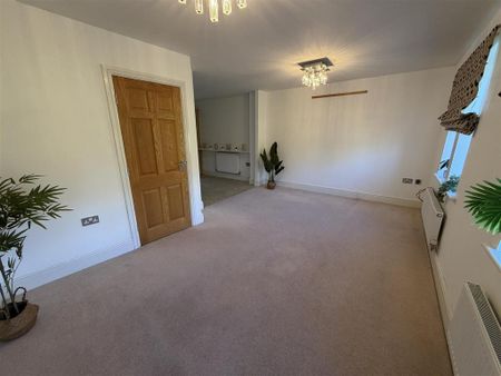 4 bedroom terraced house to rent - Photo 2