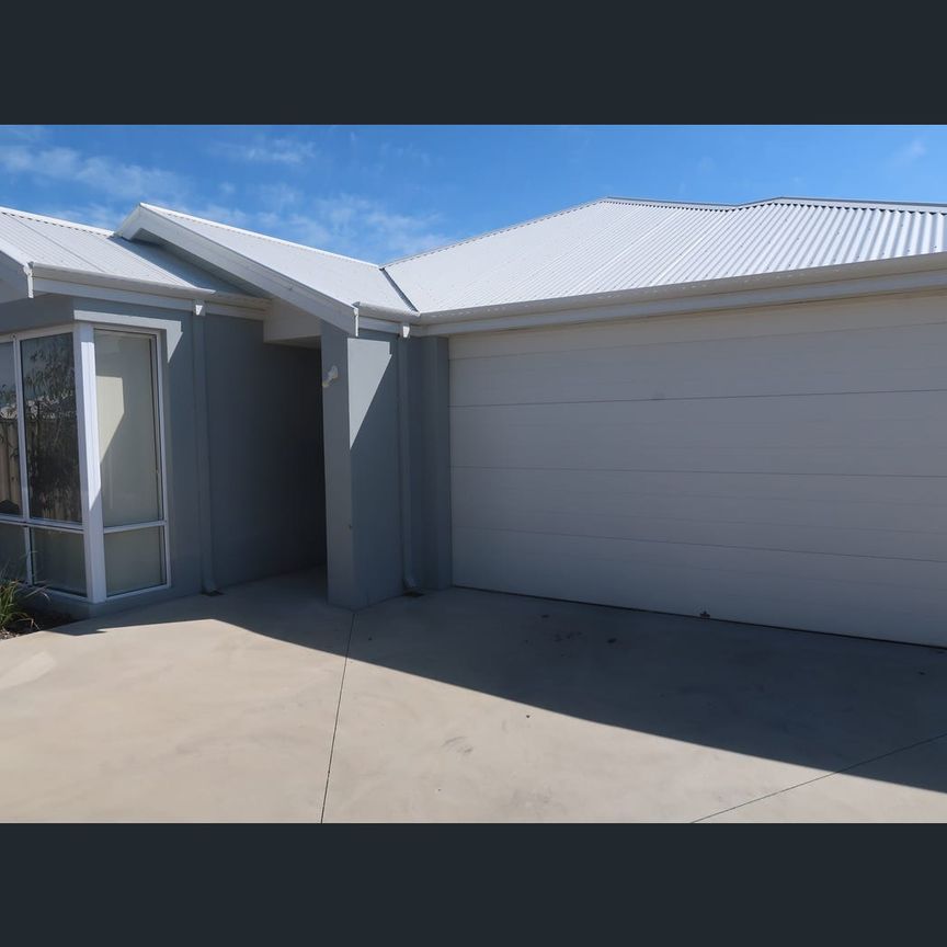 32 Murtin Road, Dalyellup, WA 6230 - Photo 1