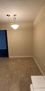 NEW WESTMINSTER 3 BEDROOM 1.5 BATHROOM available on February 1st - Photo 4