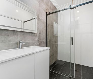 Chippendale - Photo 6