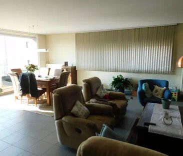 Ruim appartement met autostaanplaats vlakbij het centrum - Foto 2