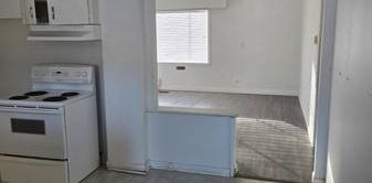 3 Bedroom 1 bath - SHORT TERM - $1999 - Photo 2