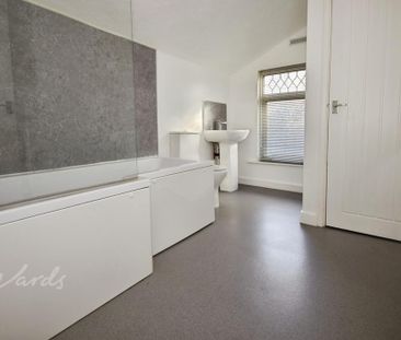 2 bedroom end of terrace house to rent - Photo 6