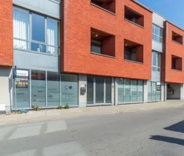 Ruime gelijkvloerse praktijk-, kantoor- en/of commerciële ruimte! - Foto 1