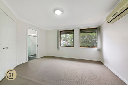 Spacious Two-Storey Townhouse in Prime Kellyville Location - Photo 2