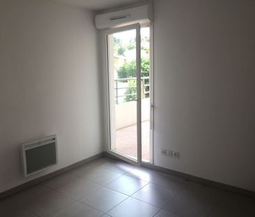 Appartement 2 pièces 40m2 MARSEILLE 12EME 857 euros - Photo 2