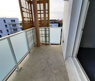 Location Appartement 1 pièce 18m² NIMES 30000 - Photo 2