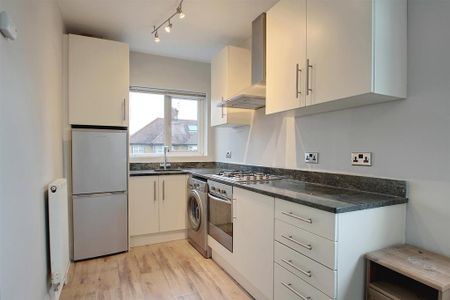 4 bedroom property to rent - Photo 4