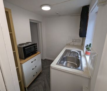 Studio Flat, Shepherds Bush, W12 - Photo 3