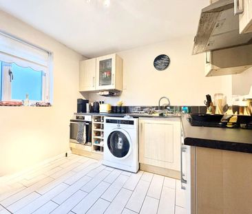 Peregrine Road, Sunbury-On-Thames Peregrine Road, Sunbury-On-Thames - Photo 2