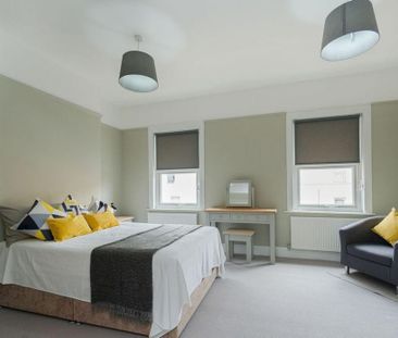 4 bedroom terraced house to rent - Photo 2