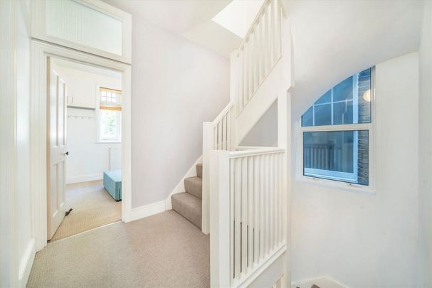 6 bedroom terraced house to rent - Photo 1