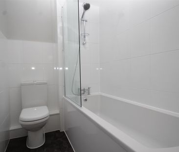 Plested Court, Stoke Mandeville - Photo 6