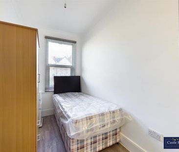 Flat to rent - Photo 1