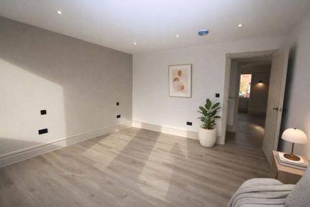 4 bedroom apartment to rent - Photo 3