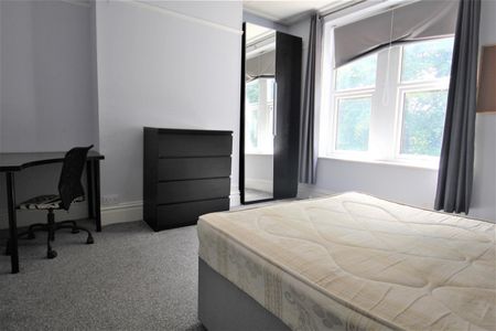 5 bedroom terraced house to rent - Photo 5