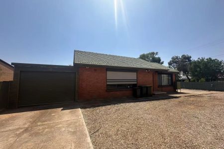 19 Pix Road, - Photo 2