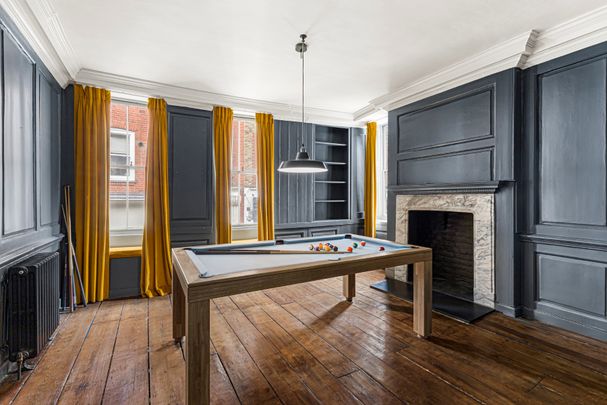 Exquisite flat with private terrace in central London residence - Photo 1